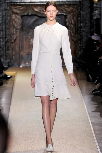 Look 18